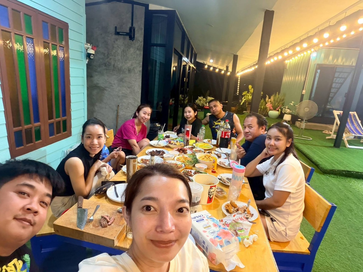 มื้อค่ำกับเพื่อน ๆ